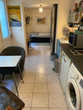 Charmant studio avec extérieur Paris 13